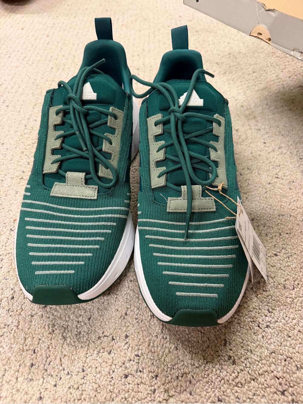 NWT Adidas Men's Swift Run 23 Green Sneakers with White Accents Size 11